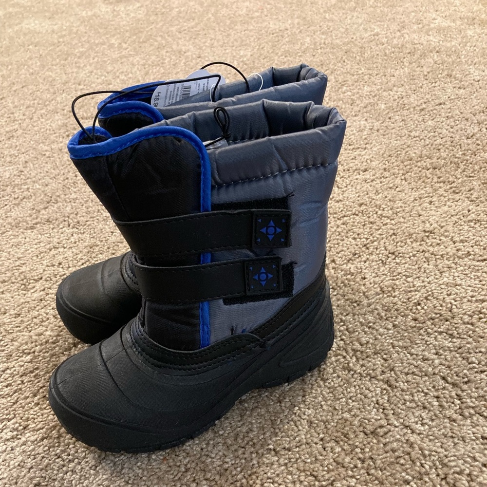 Toddler size 11 snow boots